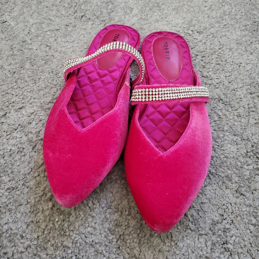 NWT TORRID PINK FLATS SIZE 9.5